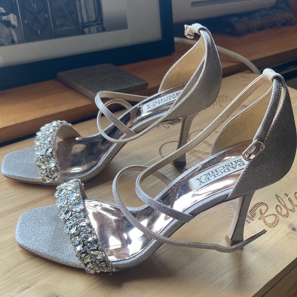 Badgley mischka evening heels - Picture 2 of 8